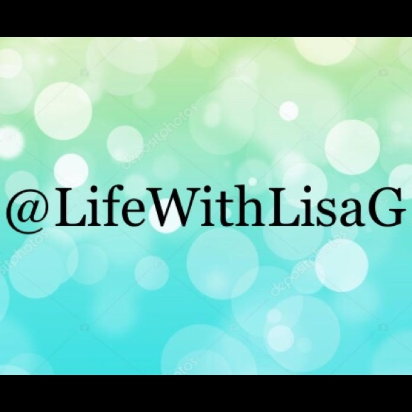 Meet your Posher, Lisa G -Follow me @LifeWithLisaG - Picture 3 of 8